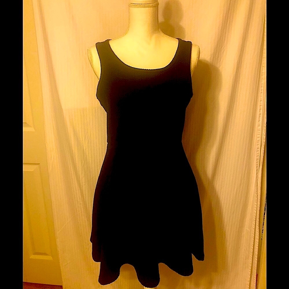 Olive and Oak Sz M Navy Blue sleeveless dress